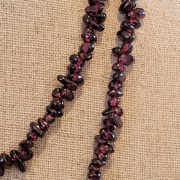 VINTAGE BEAUTIFUL 34"LONG NATURAL RHODOLITE GARNET NECKLACE - Picture 4 of 5
